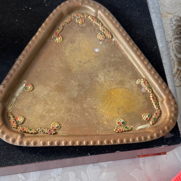 Vintage Brass Spice Set with Floral Design - Picture 2 of 16